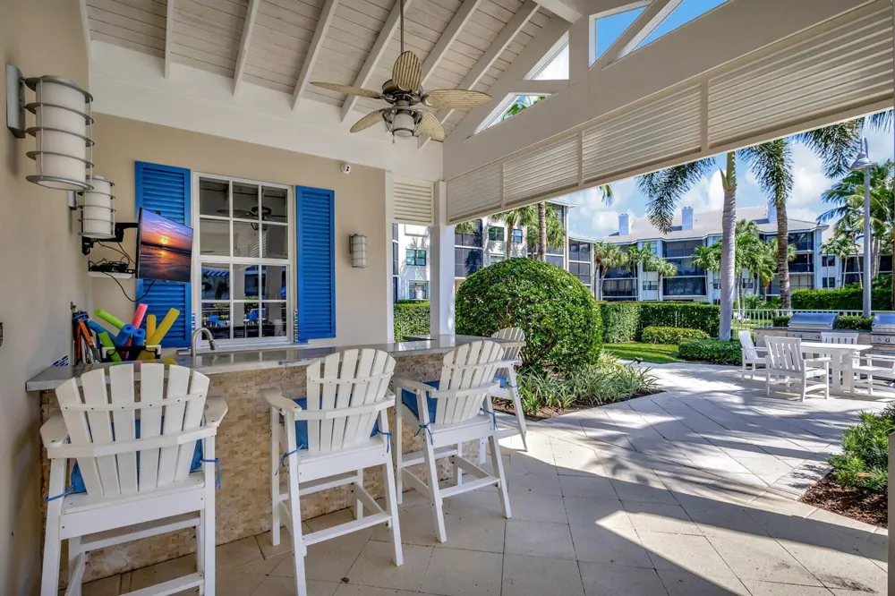 712 Bay Colony Drive S Juno Beach, FL 33408