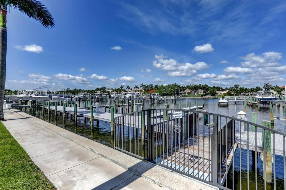 712 Bay Colony Drive S Juno Beach, FL 33408