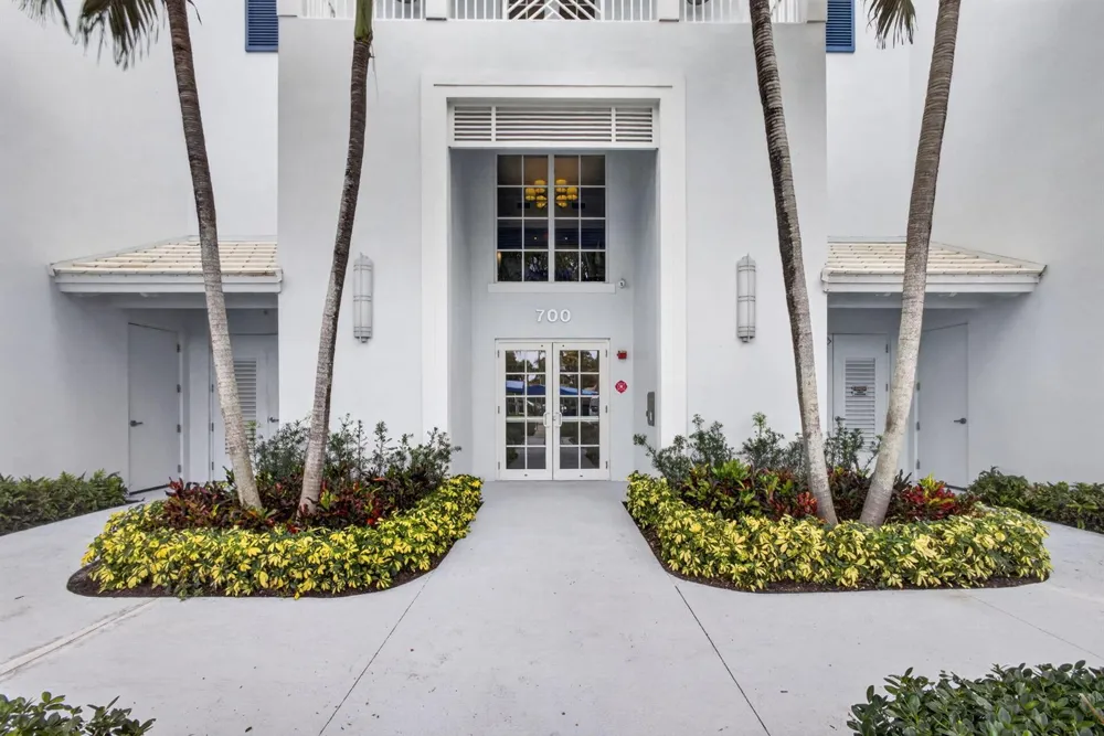 712 Bay Colony Drive S Juno Beach, FL 33408