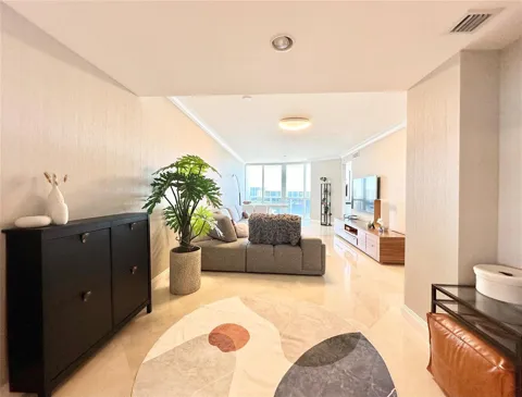 18201 Collins Avenue #1901