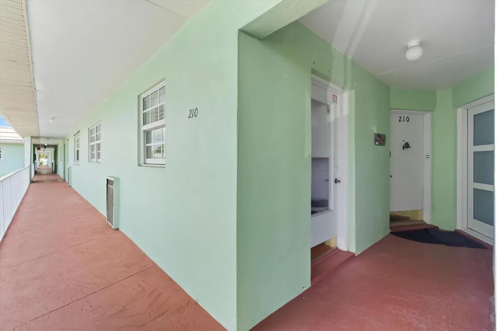 117 Lehane Terrace #210 North Palm Beach, FL 33408