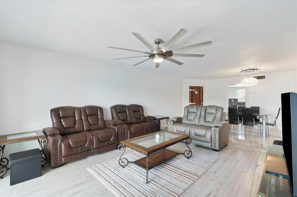117 Lehane Terrace #210 North Palm Beach, FL 33408