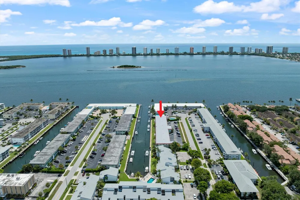 117 Lehane Terrace #210 North Palm Beach, FL 33408