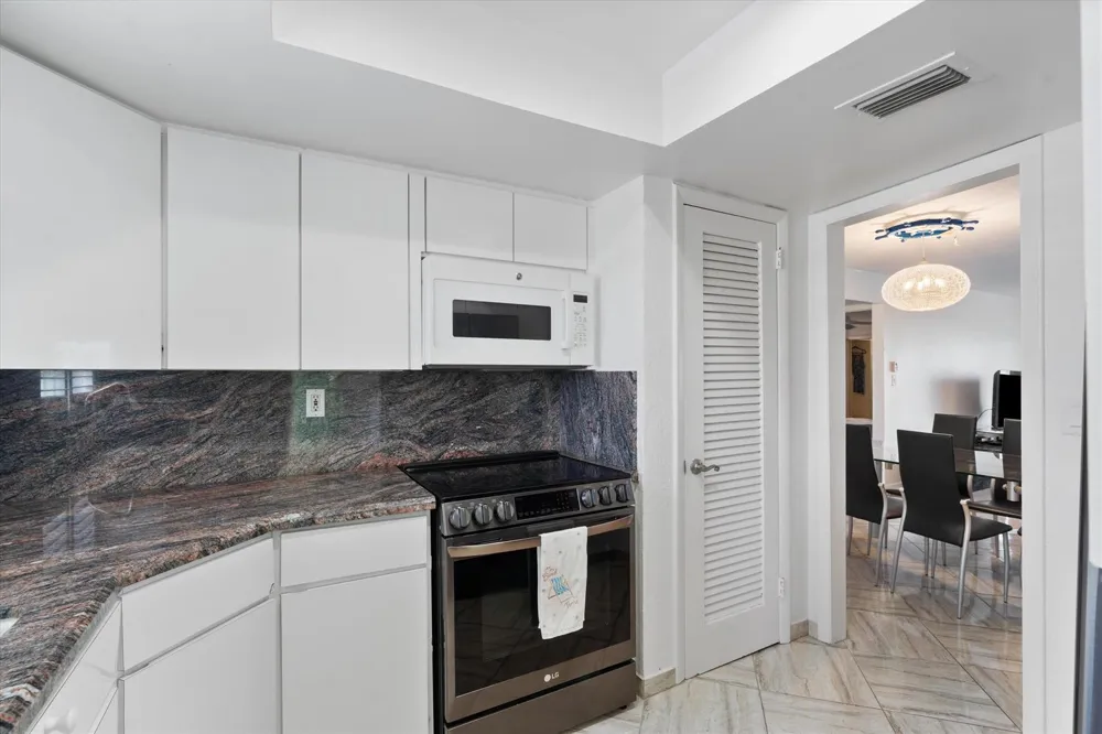 117 Lehane Terrace #210 North Palm Beach, FL 33408