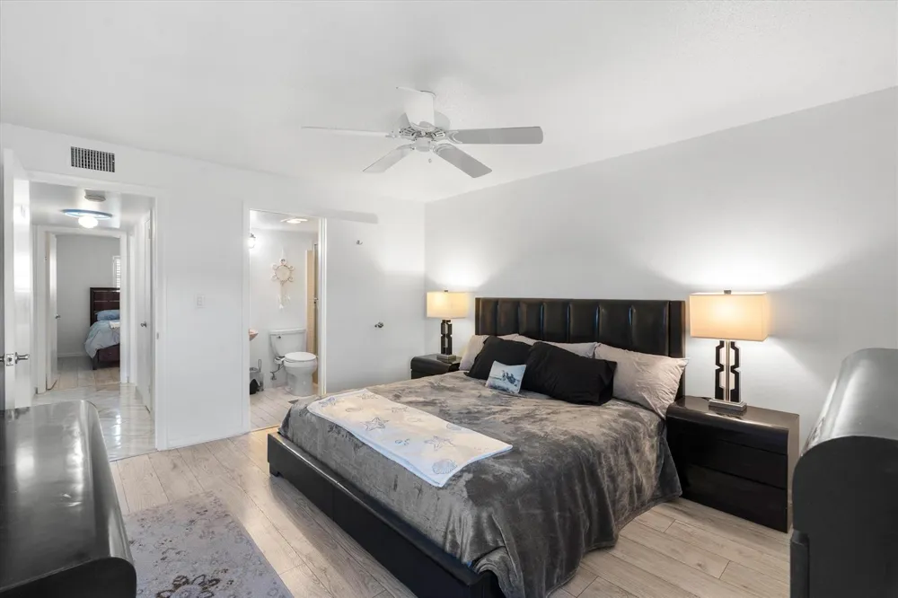 117 Lehane Terrace #210 North Palm Beach, FL 33408