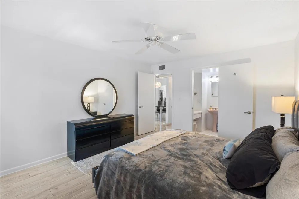 117 Lehane Terrace #210 North Palm Beach, FL 33408