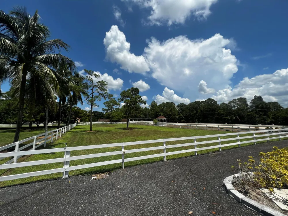 34263406 Hanover Circle Loxahatchee, FL 33470