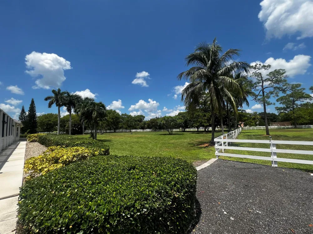 34263406 Hanover Circle Loxahatchee, FL 33470