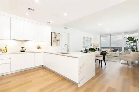 220 Lake Shore Drive #1813