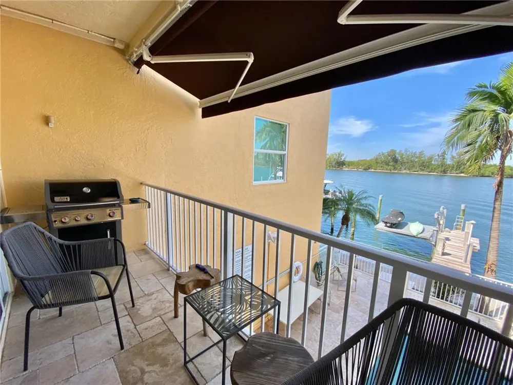 4230 Ocean Drive Hollywood, FL 33019