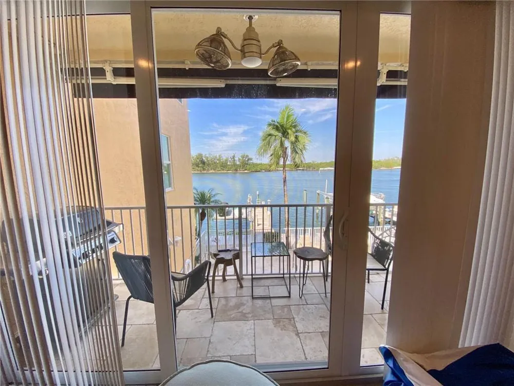 4230 Ocean Drive Hollywood, FL 33019