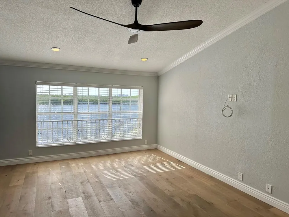 4230 Ocean Drive Hollywood, FL 33019