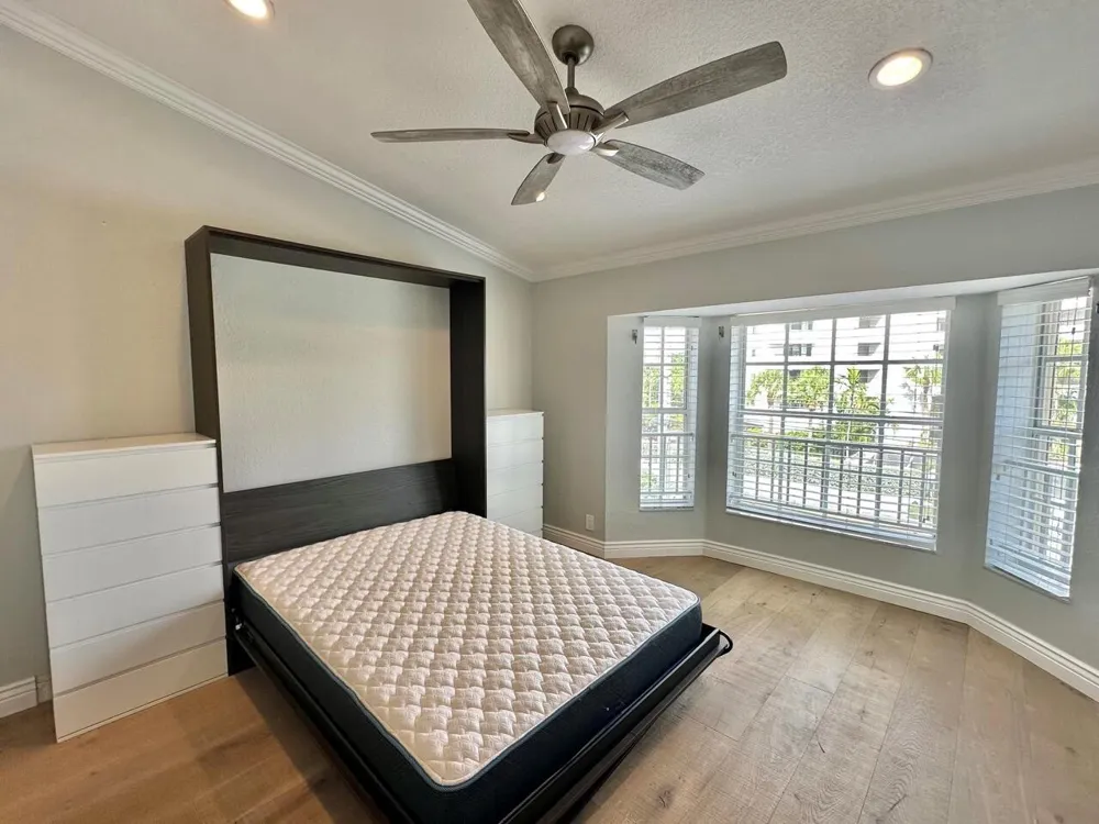 4230 Ocean Drive Hollywood, FL 33019