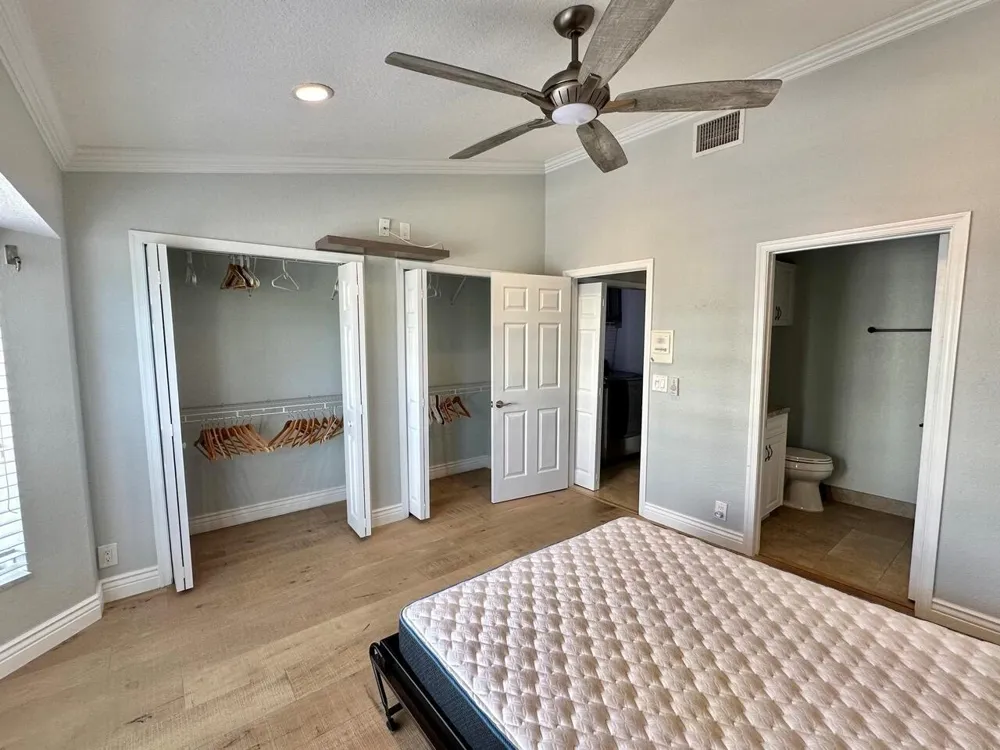 4230 Ocean Drive Hollywood, FL 33019