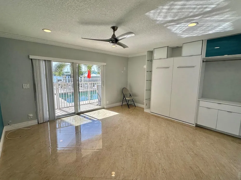 4230 Ocean Drive Hollywood, FL 33019