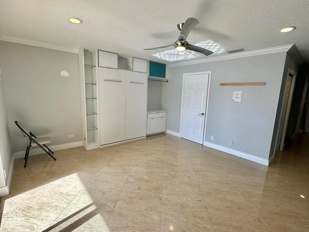 4230 Ocean Drive Hollywood, FL 33019