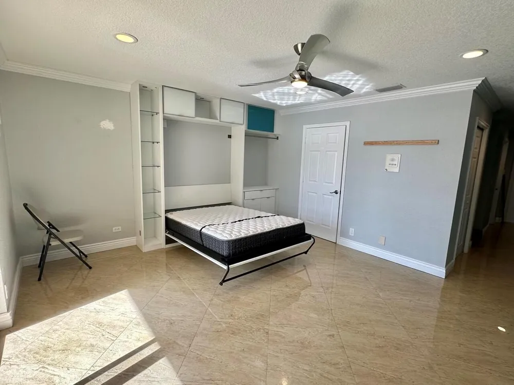 4230 Ocean Drive Hollywood, FL 33019
