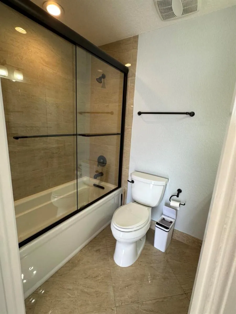 4230 Ocean Drive Hollywood, FL 33019