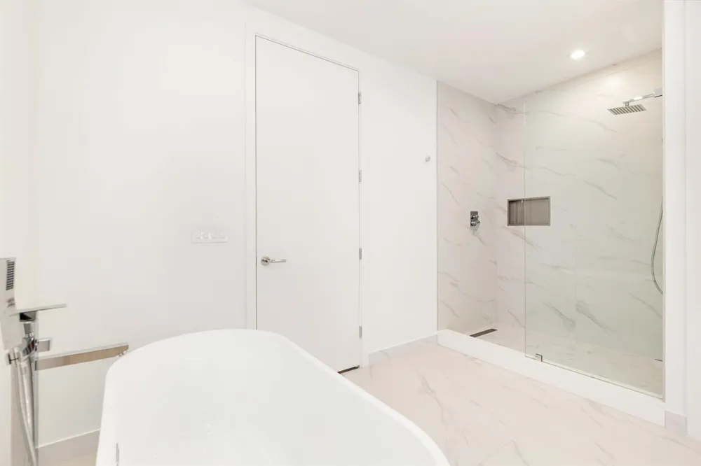 220 Lake Shore Drive #1809 Lake Park, FL 33403