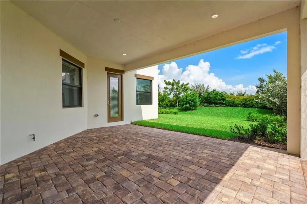 12135 E Baypoint Circle Parkland, FL 33076