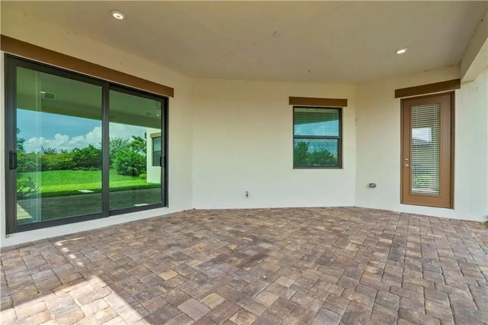 12135 E Baypoint Circle Parkland, FL 33076