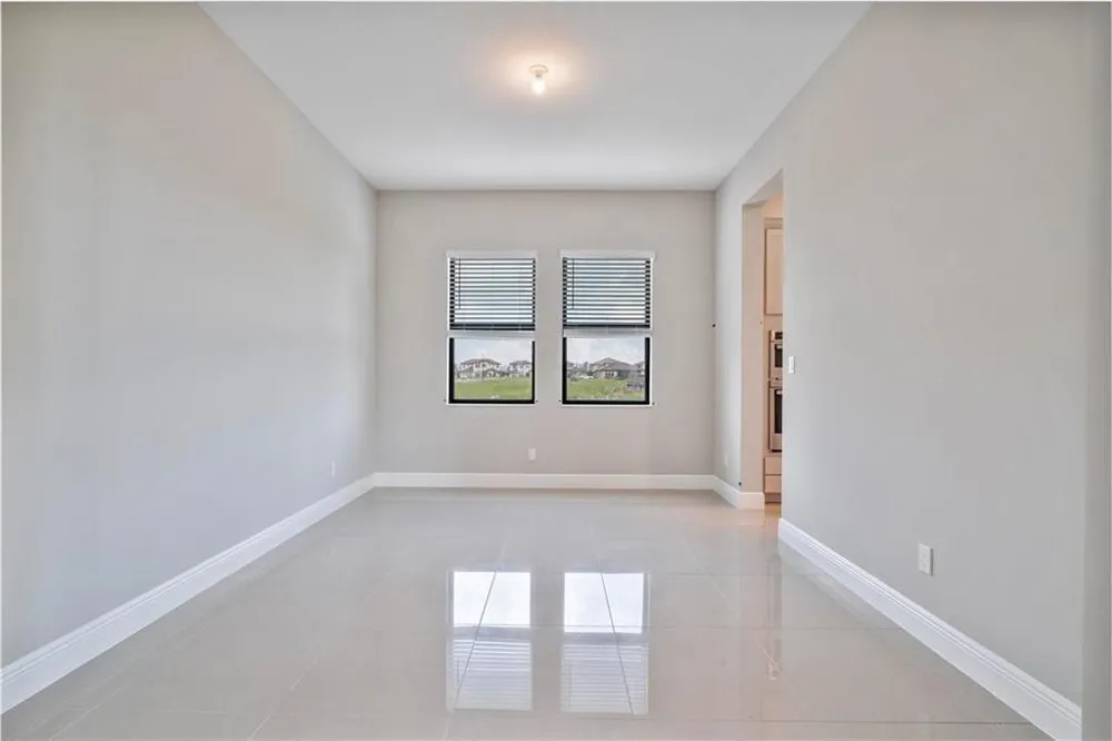 12135 E Baypoint Circle Parkland, FL 33076