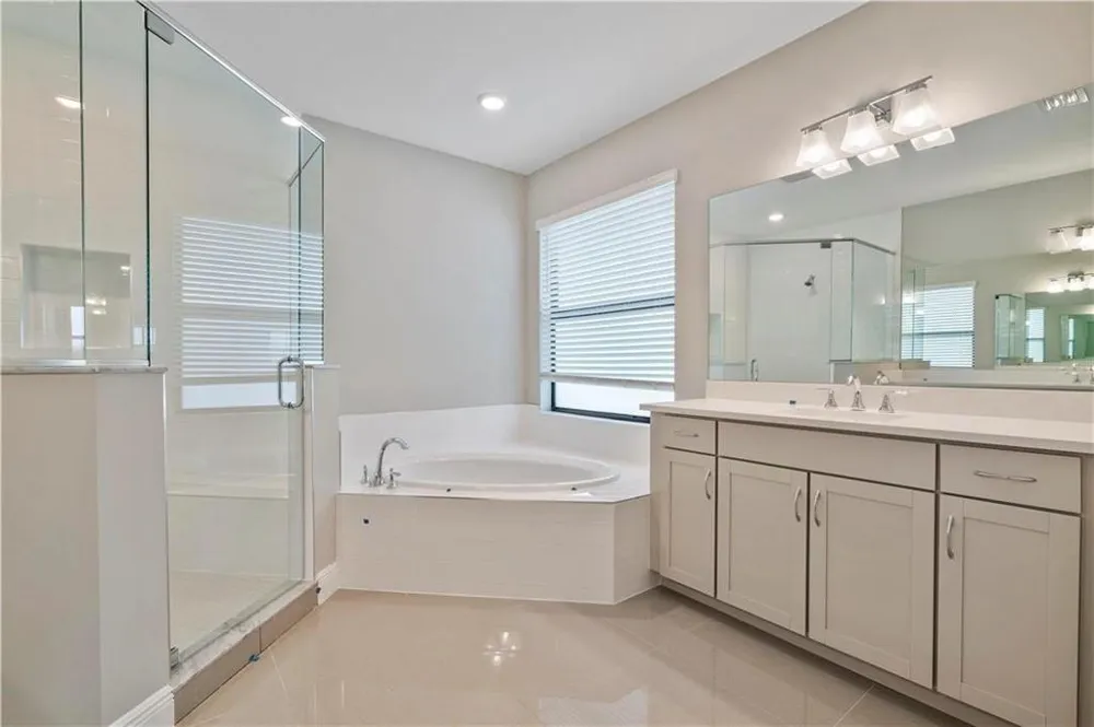 12135 E Baypoint Circle Parkland, FL 33076