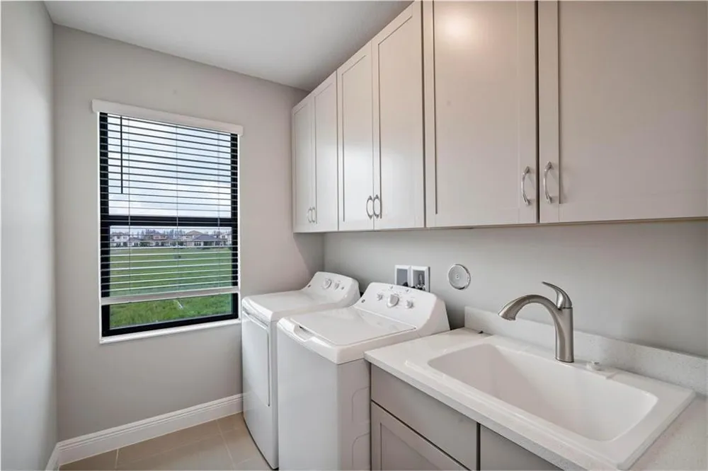 12135 E Baypoint Circle Parkland, FL 33076
