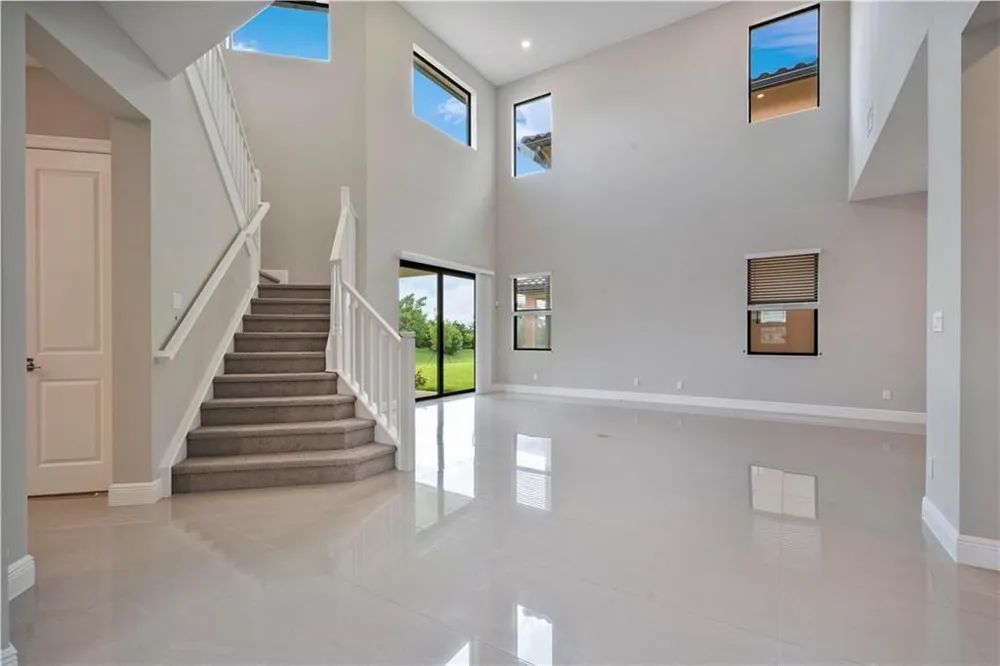 12135 E Baypoint Circle Parkland, FL 33076