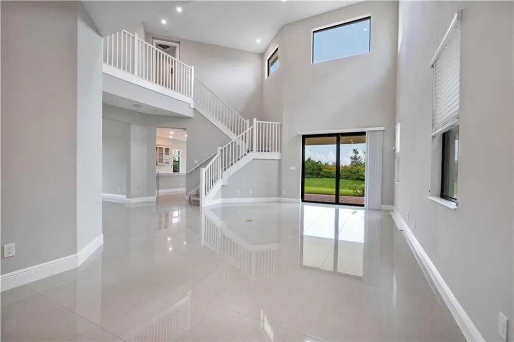 12135 E Baypoint Circle Parkland, FL 33076