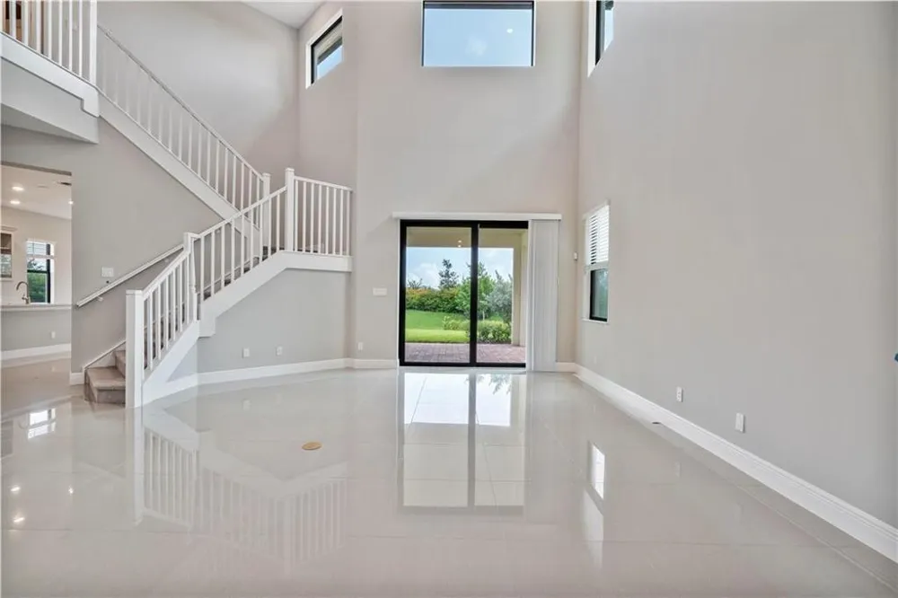 12135 E Baypoint Circle Parkland, FL 33076