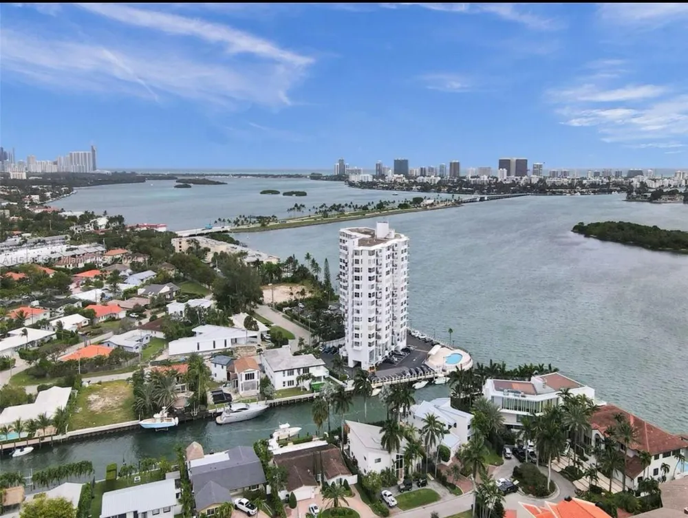 11930 Bayshore Drive #601 North Miami, FL 33181