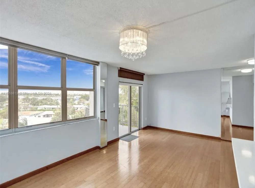 11930 Bayshore Drive #601 North Miami, FL 33181