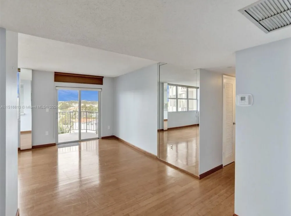 11930 Bayshore Drive #601 North Miami, FL 33181
