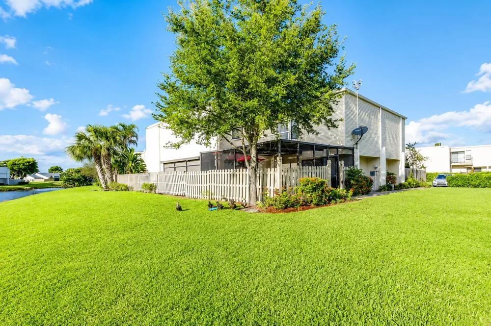 1608 Shaker Circle Wellington, FL 33414