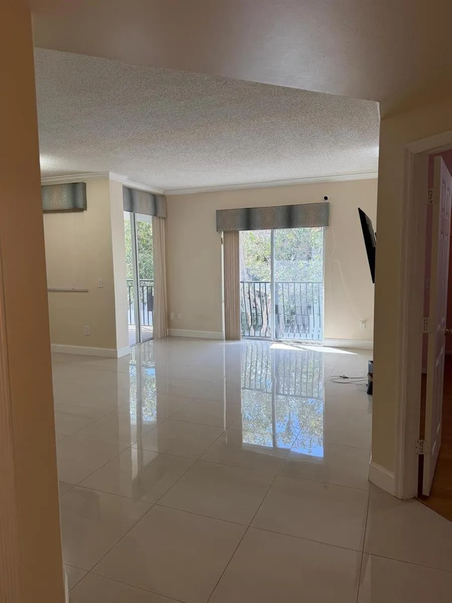 3225 NE 184th Street #10303 Aventura, FL 33160