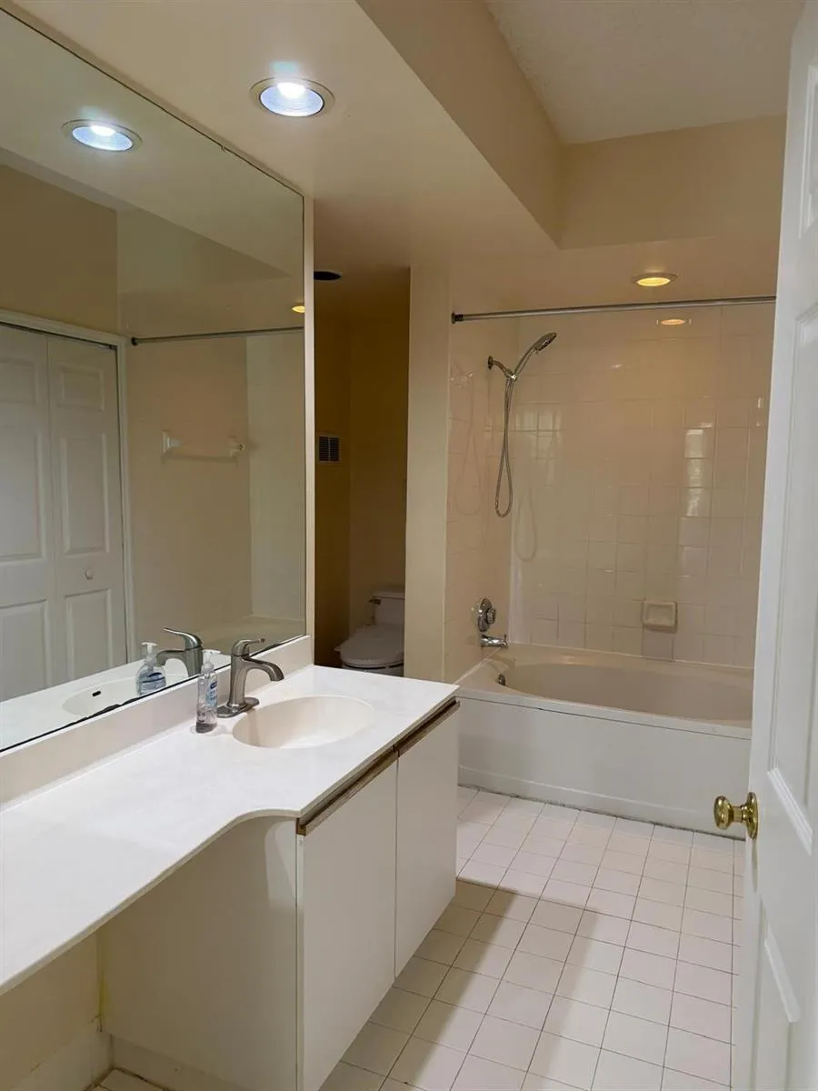 3225 NE 184th Street #10303 Aventura, FL 33160