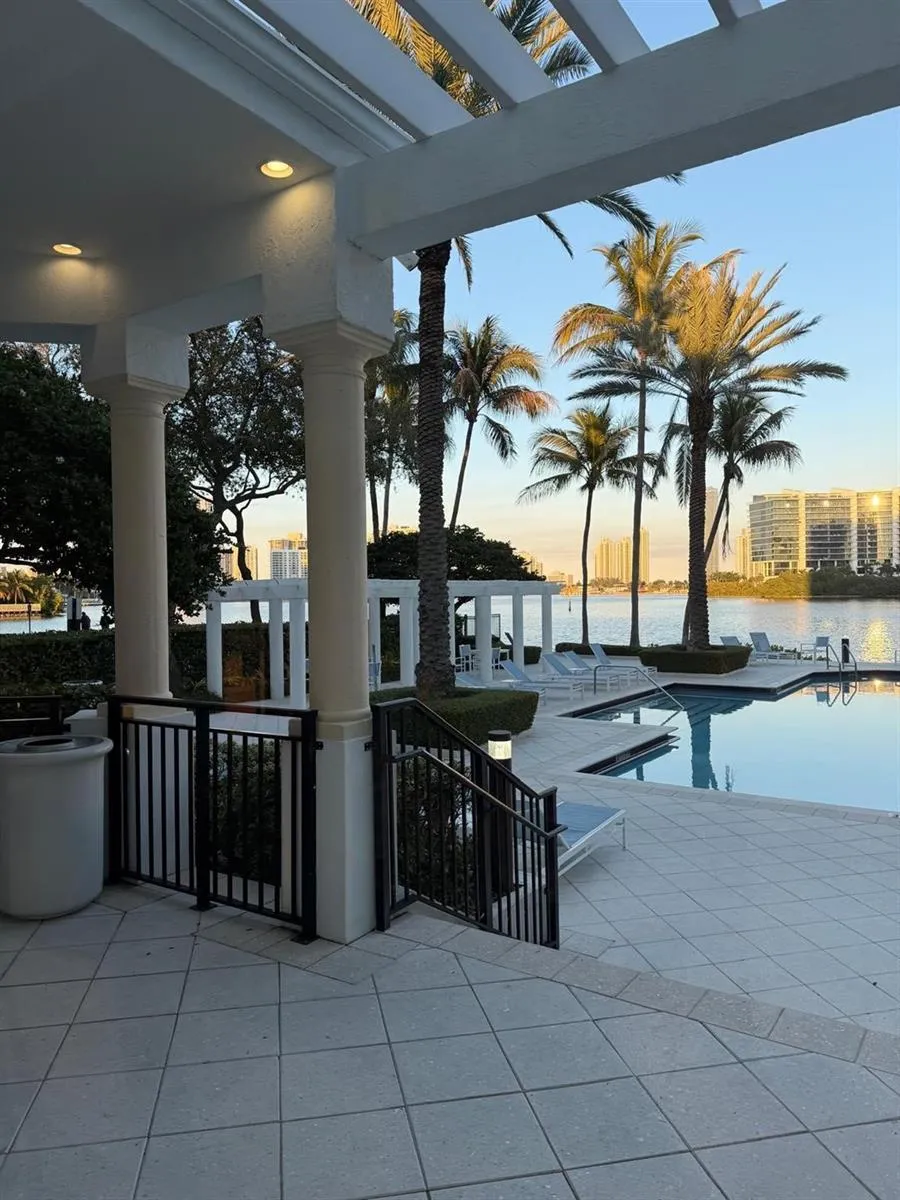 3225 NE 184th Street #10303 Aventura, FL 33160