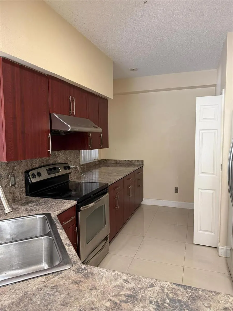 3225 NE 184th Street #10303 Aventura, FL 33160