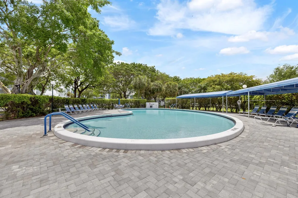 1480 NW 80th Avenue #402 Margate, FL 33063