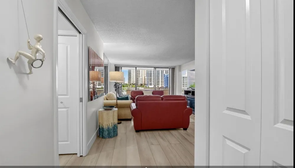 3400 Ocean Drive #405 Singer Island, FL 33404