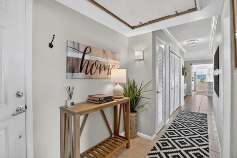 1050 Hillsboro Mile #602w