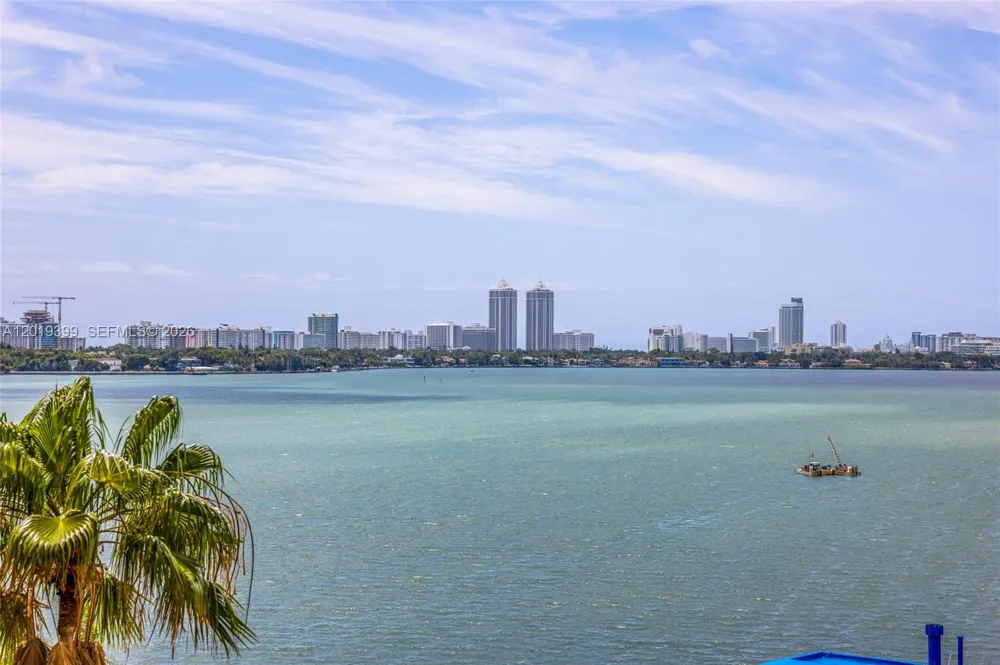 7601 E Treasure Dr #923 North Bay Village, FL 33141