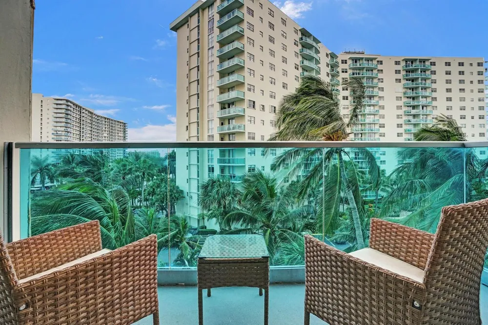 4001 S Ocean Drive #5k Hollywood, FL 33019