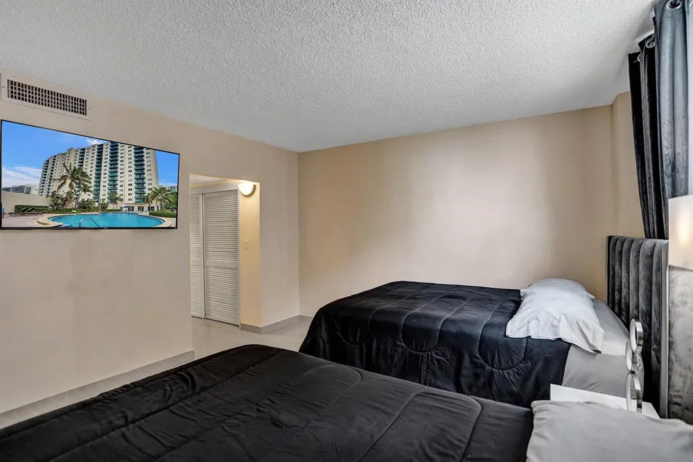 4001 S Ocean Drive #5k Hollywood, FL 33019