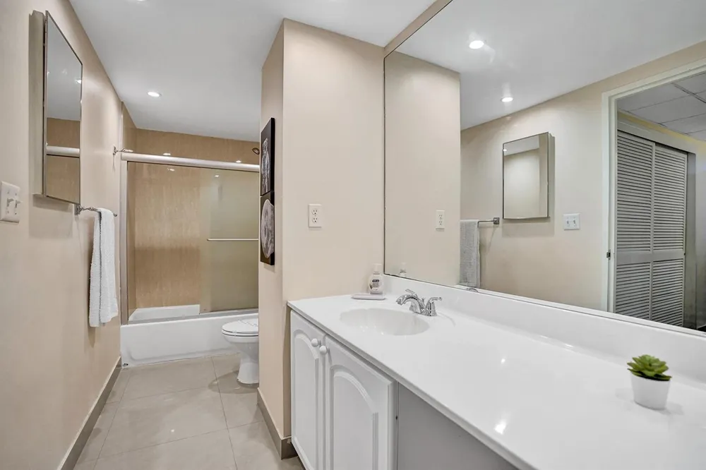 4001 S Ocean Drive #5k Hollywood, FL 33019