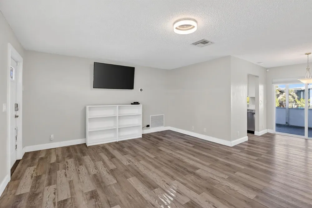 8845 NW 14th Street Plantation, FL 33322