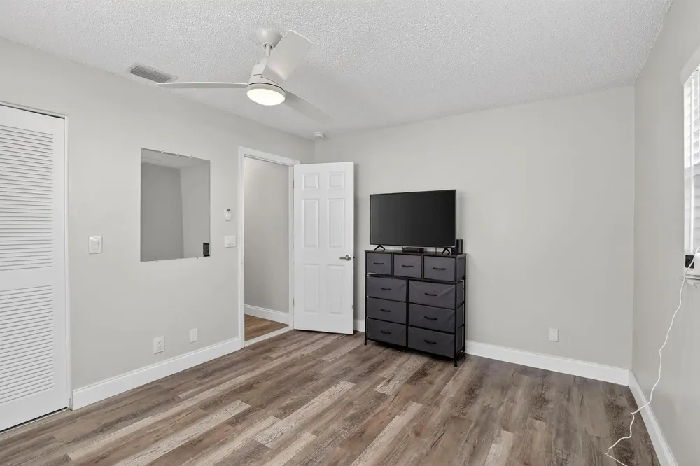 8845 NW 14th Street Plantation, FL 33322