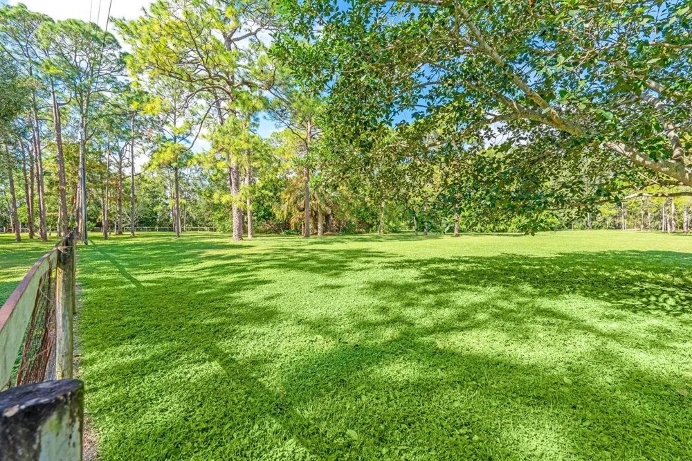 19 Duckweed Road Lake Worth, FL 33449