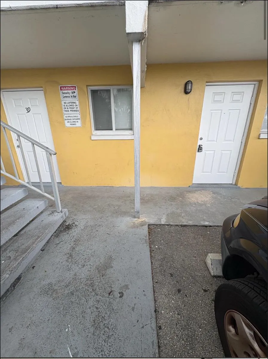 1501 Crescent Circle #E39 Lake Park, FL 33403